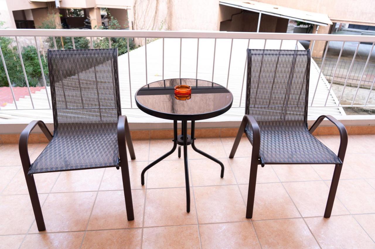 The Whole Packet C5 Center With Parking Apartment Larissa Bagian luar foto