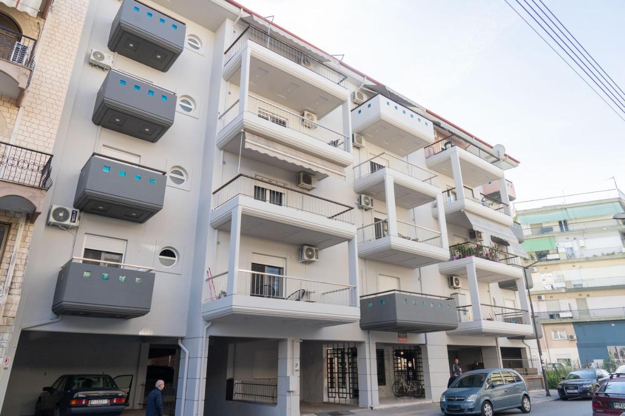 The Whole Packet C5 Center With Parking Apartment Larissa Bagian luar foto